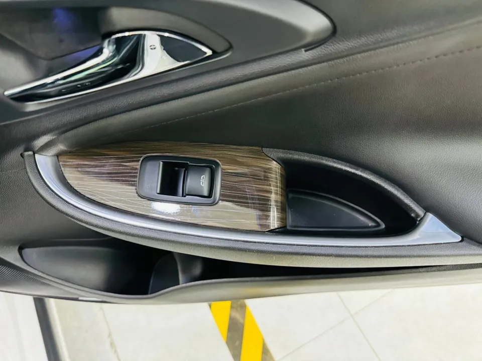 Chevrolet Malibuのカーラッピング事例|費用目安・仕上がり 施工写真 2-2