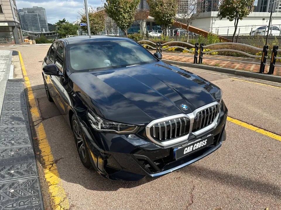 BMW G60 カーラッピング事例｜費用目安と仕上がり 施工写真 1-2