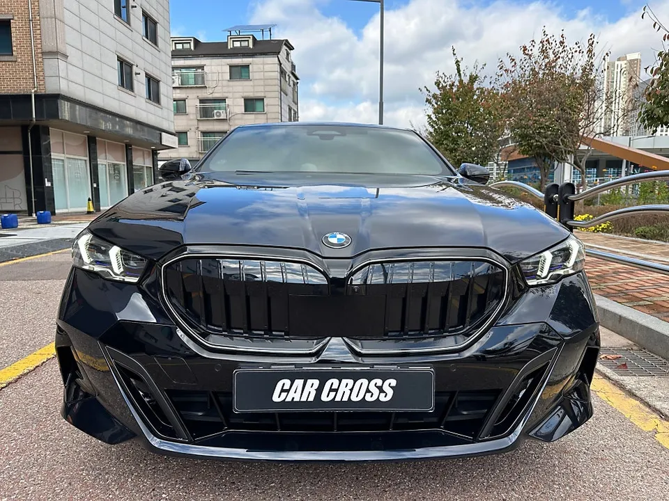 BMW G60 カーラッピング事例｜費用目安と仕上がり 施工写真 1-3