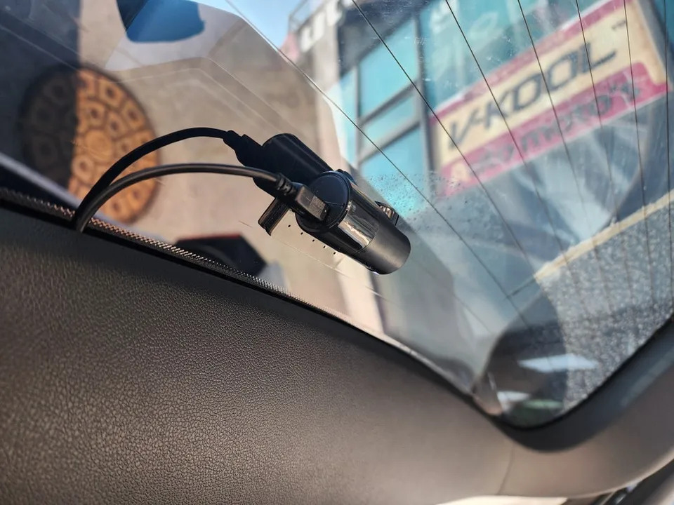 Kia Sorento MQ4 dash cam - Kia Sorento MQ4 Dash Cam Installation Review photo 3