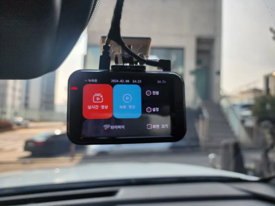 Kia Sorento MQ4 dash cam - Kia Sorento MQ4 Dash Cam Installation Review photo 5
