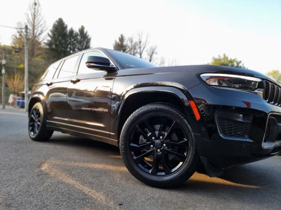 Jeep Grand Cherokeeのホイールリペア・塗装事例 施工写真 1-1