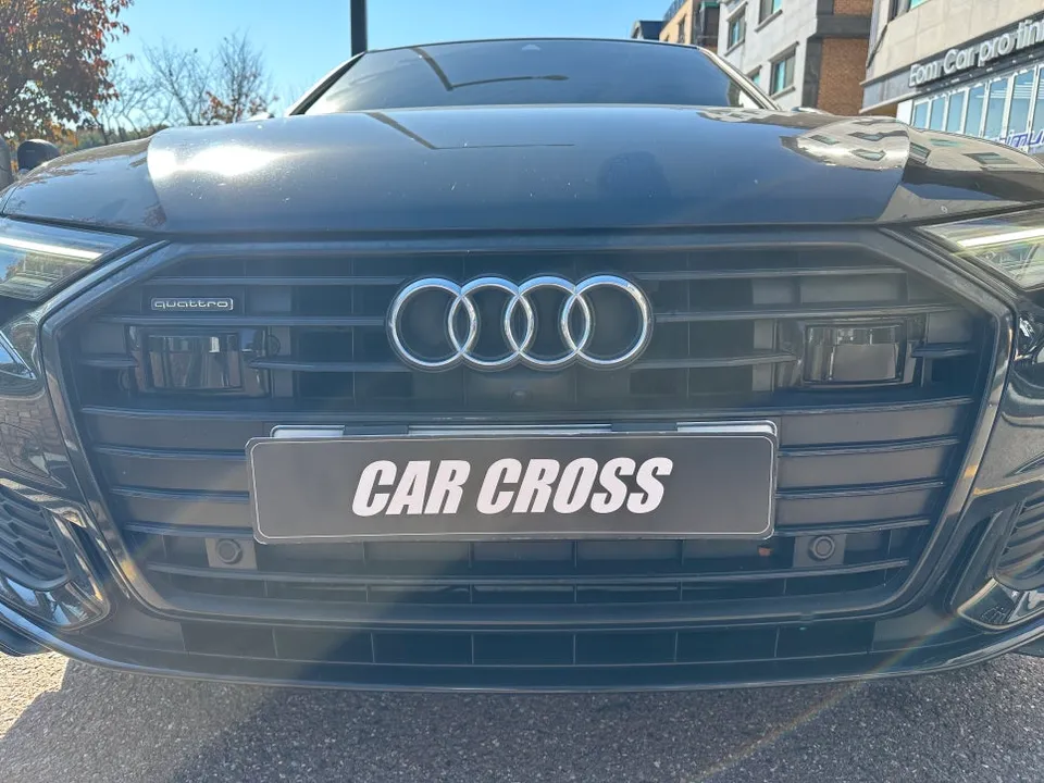 Audi A6のカーラッピング事例|クロームメッキの質感変化 施工写真 1-1