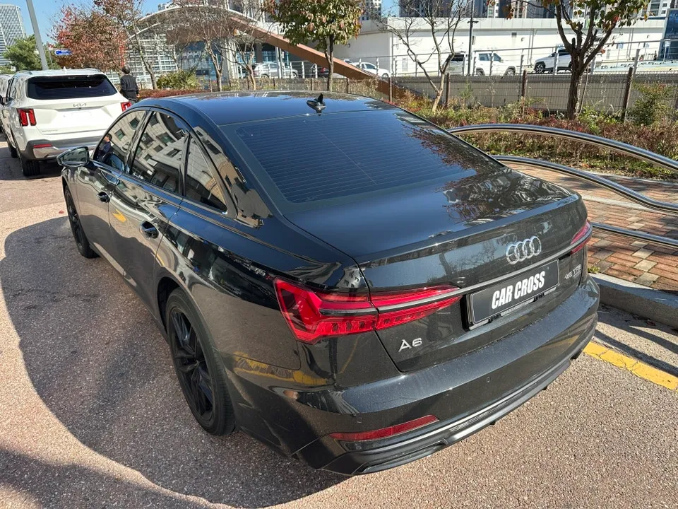 Audi A6のカーラッピング事例|クロームメッキの質感変化 施工写真 3-1