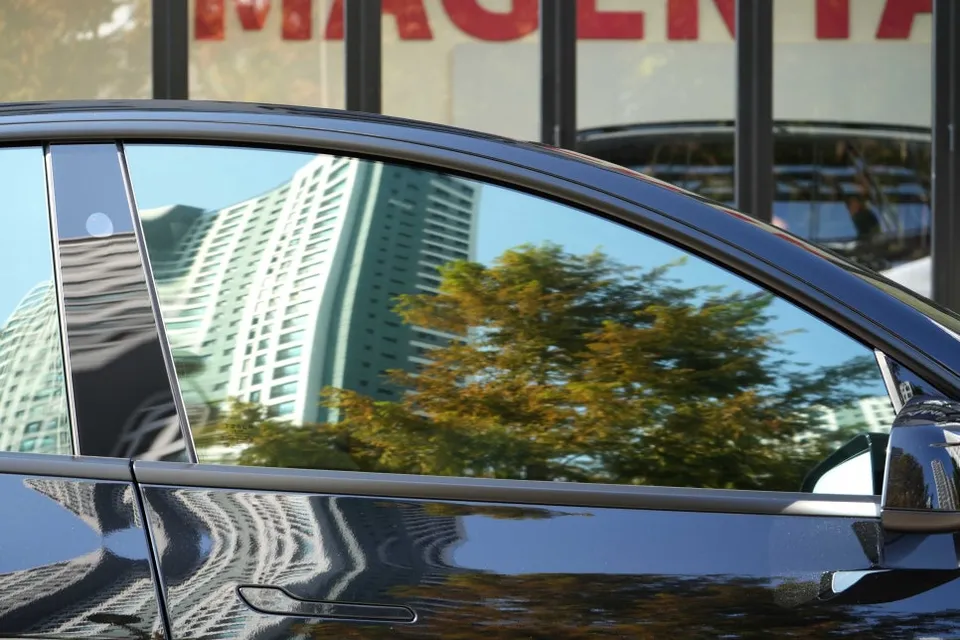 Tesla Model Y Window Tinting Review: Reflective vs. Non-Reflectiv photo 2
