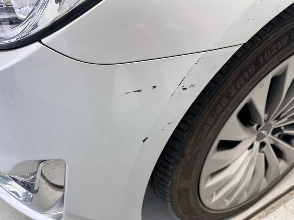 Genesis eq900 vinyl wrap - Genesis EQ900 Vinyl Wrap Review: Enhanced Luxury photo 3