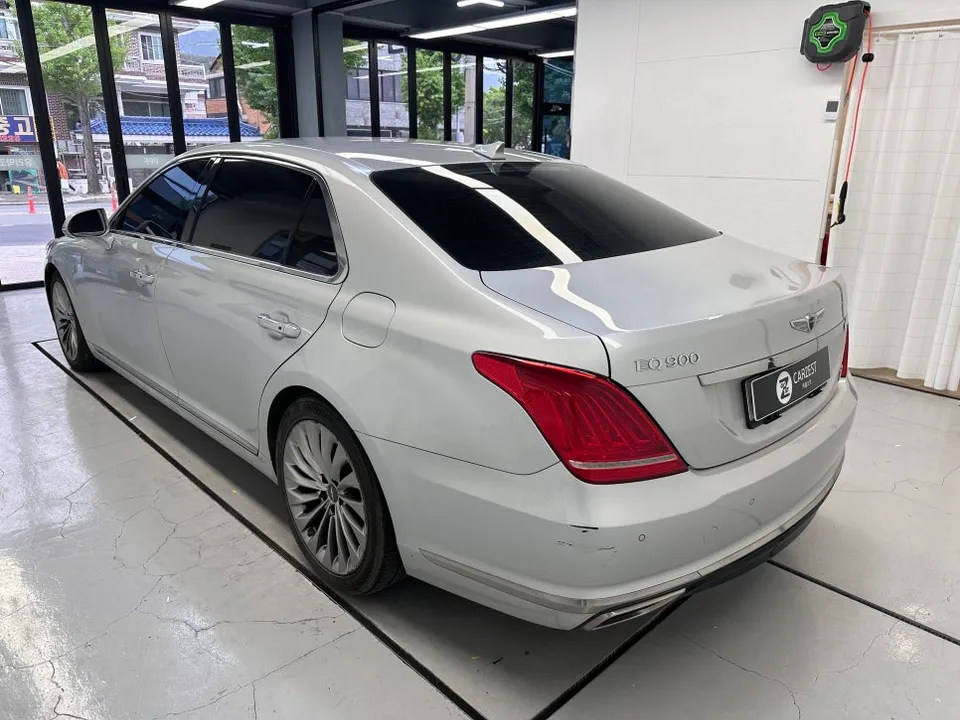 Genesis eq900 vinyl wrap - Genesis EQ900 Vinyl Wrap Review: Enhanced Luxury photo 4