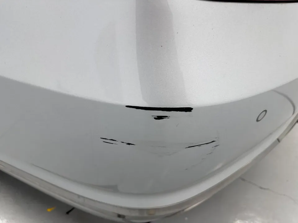 Genesis eq900 vinyl wrap - Genesis EQ900 Vinyl Wrap Review: Enhanced Luxury photo 5
