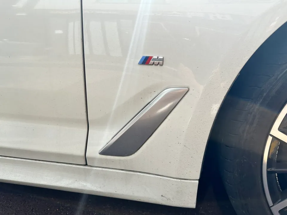 BMW 5 Series G30のカーラッピング事例:クロームをブラックに 施工写真 2-1
