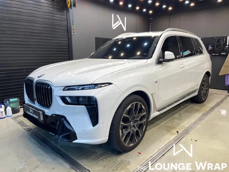 BMW X7のカーラッピング事例|費用目安・仕上がり 施工写真 1-1