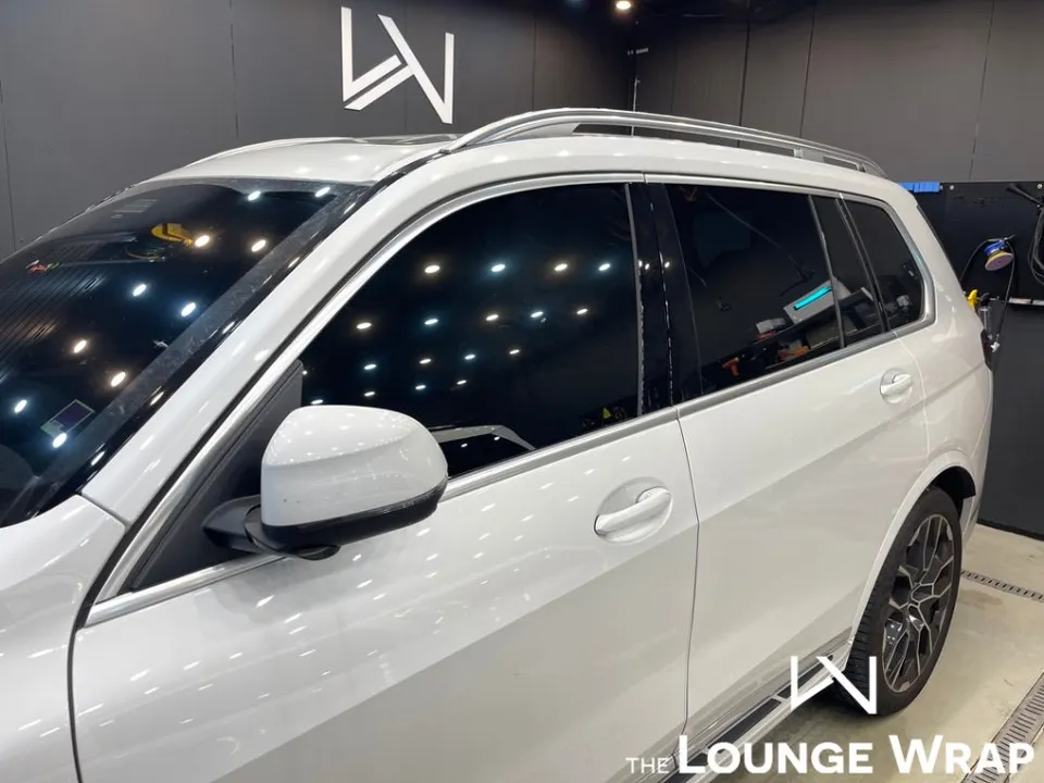 BMW X7のカーラッピング事例|費用目安・仕上がり 施工写真 2-1