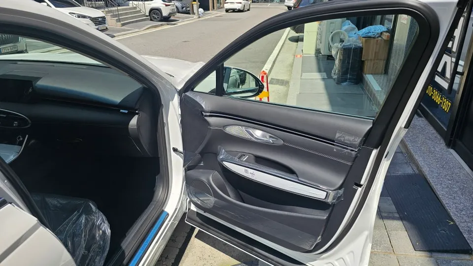 Genesis GV70のPPF施工事例|費用目安と仕上がり 施工写真 1-2