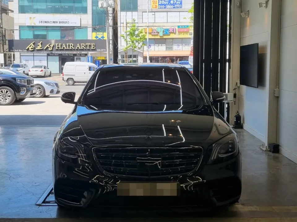 Mercedes-Benz S-Class W222 body kit installation result