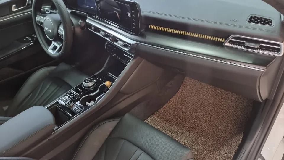 Kia K5 DL3 interior customization - Kia K5 DL3 Interior Carbon Wrap Review — Sporty Transformation photo 3