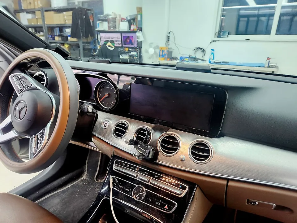 Mercedes-Benz E-Class W213 android head unit - Mercedes-Benz E-Class W213 Android Head Unit Review — Wireless Ca photo 3