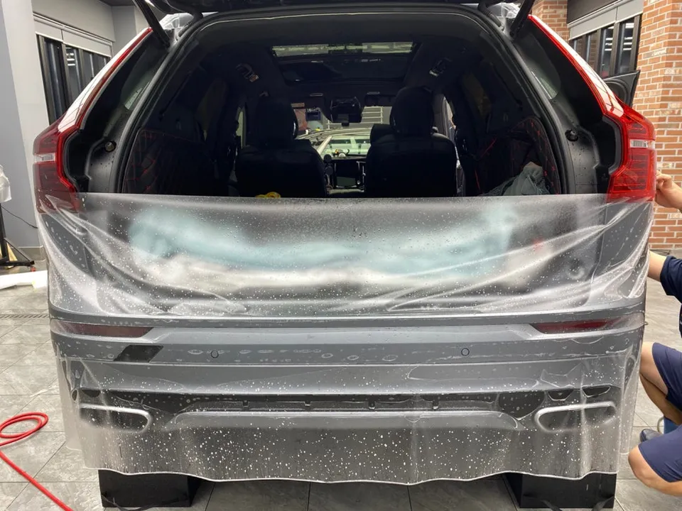 Volvo XC60のPPF施工事例：無光ドレスアップと保護 施工写真 1-2
