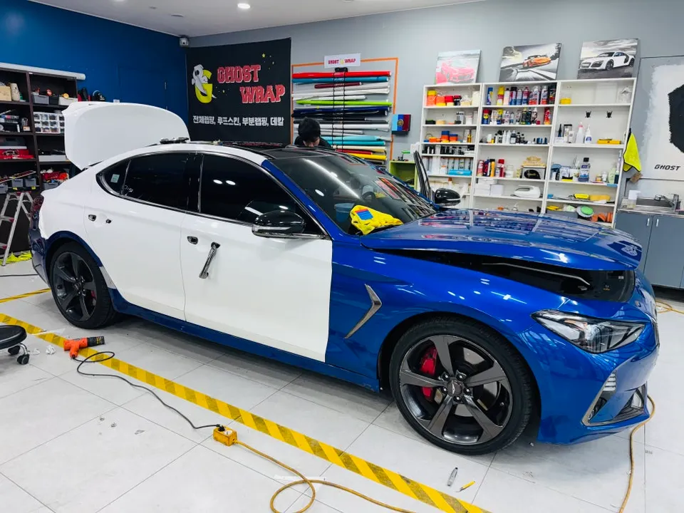 Genesis G70のカーラッピング事例|韓国での施工 施工写真 2-3