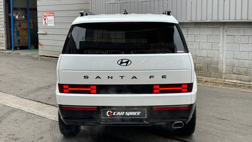 Hyundai Santa Feのカーフィルム施工事例|費用目安・仕上がり 施工写真 2-2
