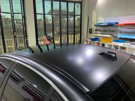 BMW 5 Series F10のカーラッピング事例 施工写真 3-2