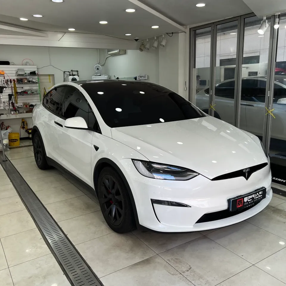 Tesla Model Xのカーラッピング事例|費用目安・仕上がり 施工写真 2-2