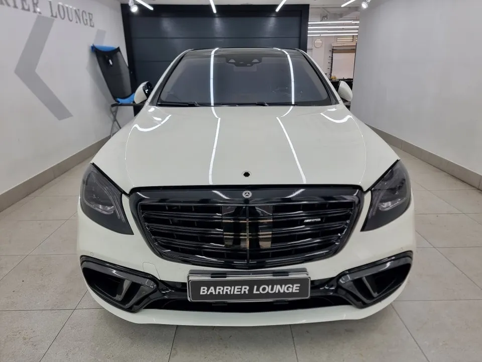 Mercedes-Benz S63 AMGのカーラッピング事例|メタルダークグレー 施工写真 1-1
