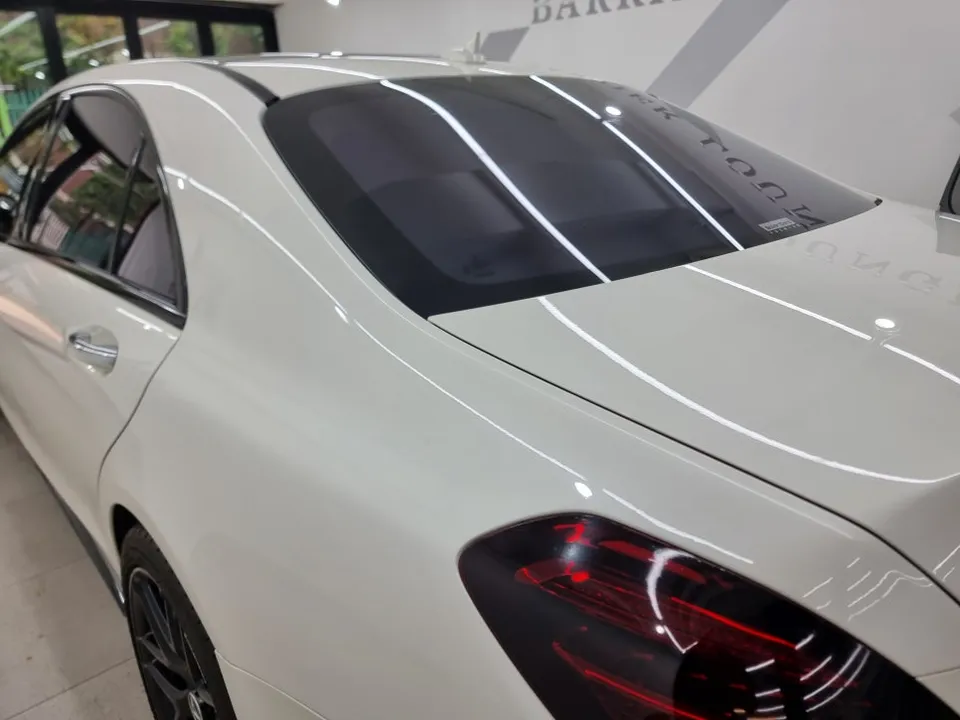 Mercedes-Benz S63 AMGのカーラッピング事例|メタルダークグレー 施工写真 4-2