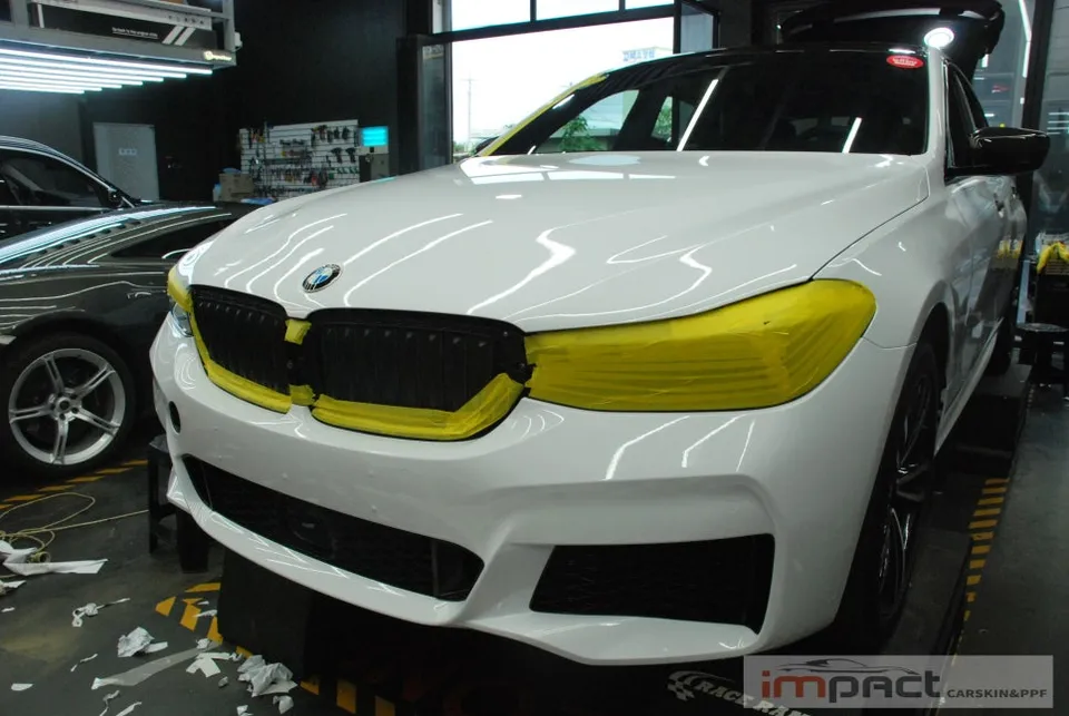 BMW 6 Series GTのカーラッピング事例|費用目安・仕上がり 施工写真 3-2