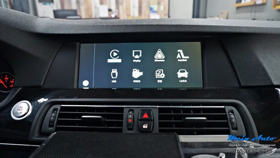 BMW 5 SeriesのAndroid Auto・CarPlay取付事例 施工写真 2-2