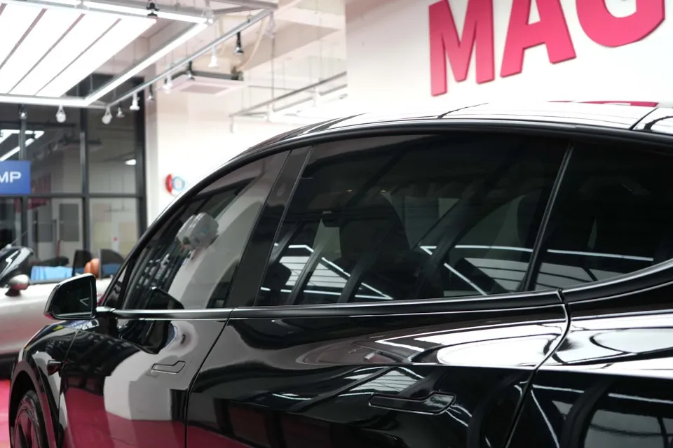 Tesla Model Y ambient lighting - Tesla Model Y Ambient Lighting Review — Cost & Results photo 4