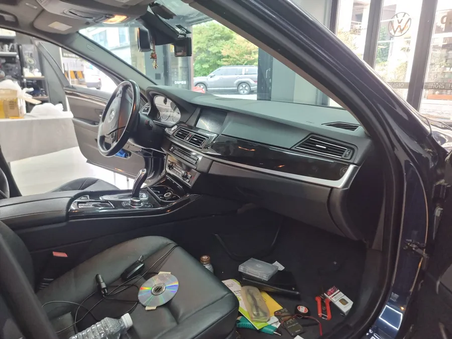 BMW 5 Series F10 car audio - BMW 5 Series F10 Car Audio Review — Installation Cost photo 3