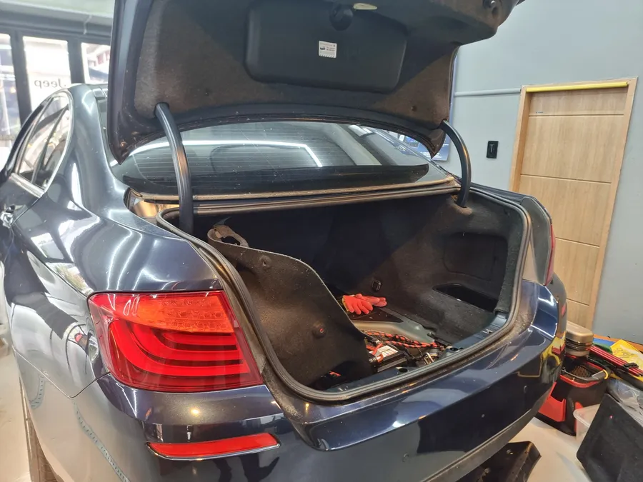 BMW 5 Series F10 car audio - BMW 5 Series F10 Car Audio Review — Installation Cost photo 4