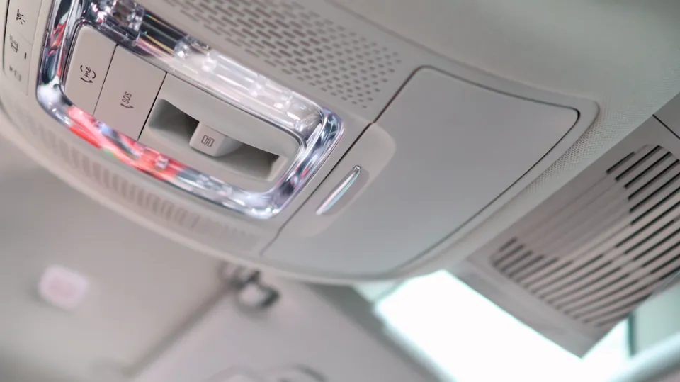 Mercedes-Benz GLS580 X167 ambient lighting - Mercedes-Benz GLS580 Ambient Lighting Review — Enhanced Interior photo 3