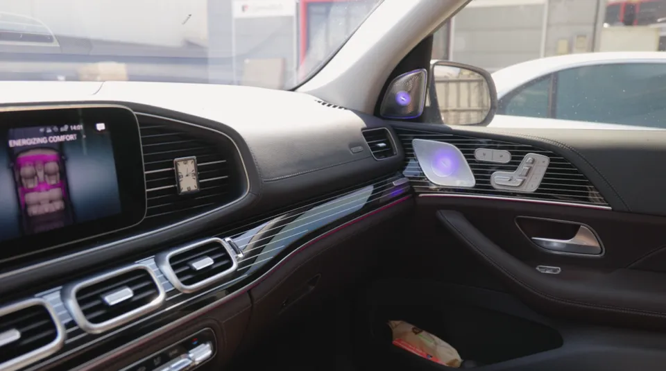 Mercedes-Benz GLS580 X167 ambient lighting - Mercedes-Benz GLS580 Ambient Lighting Review — Enhanced Interior photo 5