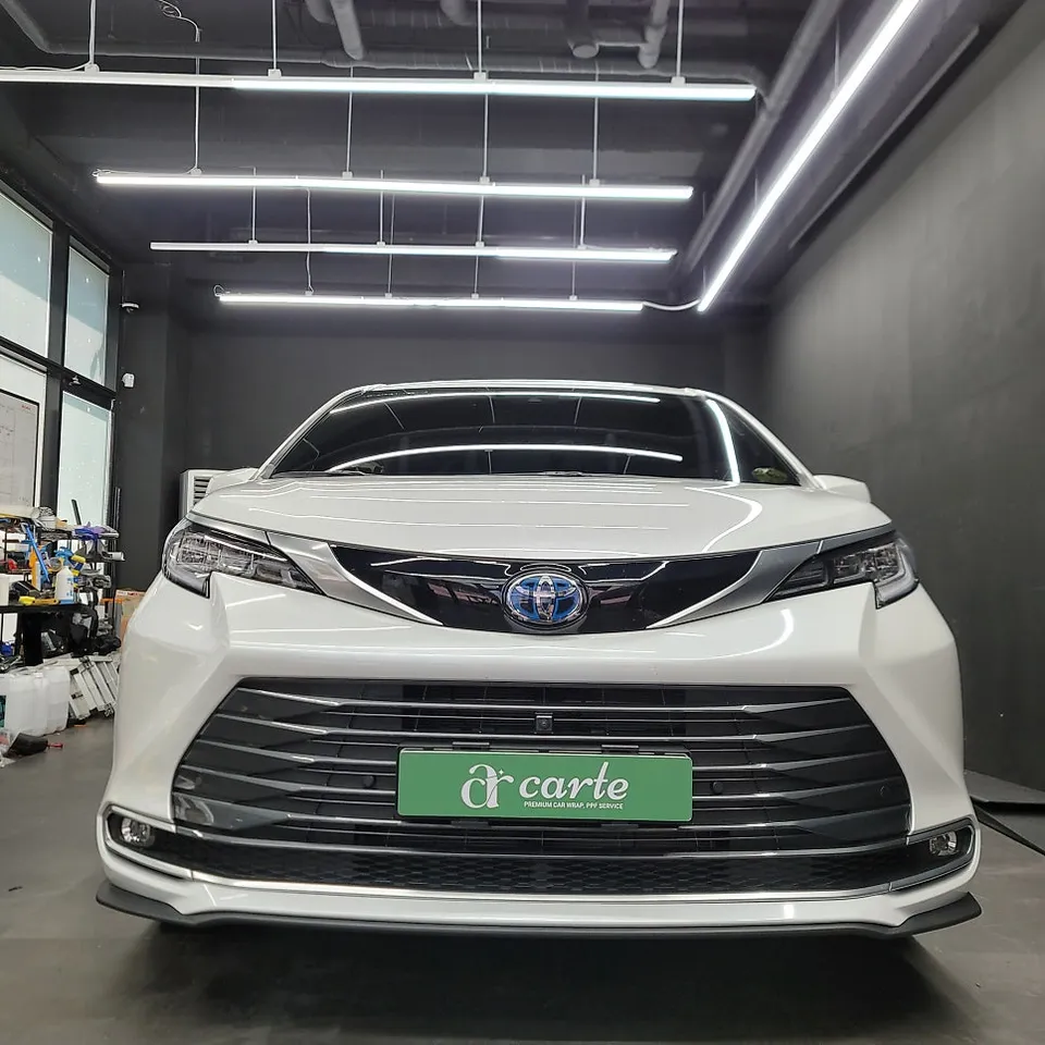 Toyota Sienna vinyl wrap installation result