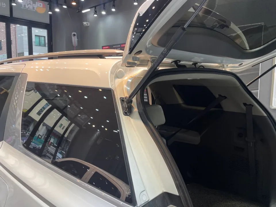Kia Carnivalのカーフィルム施工事例|費用目安・仕上がり 施工写真 2-1