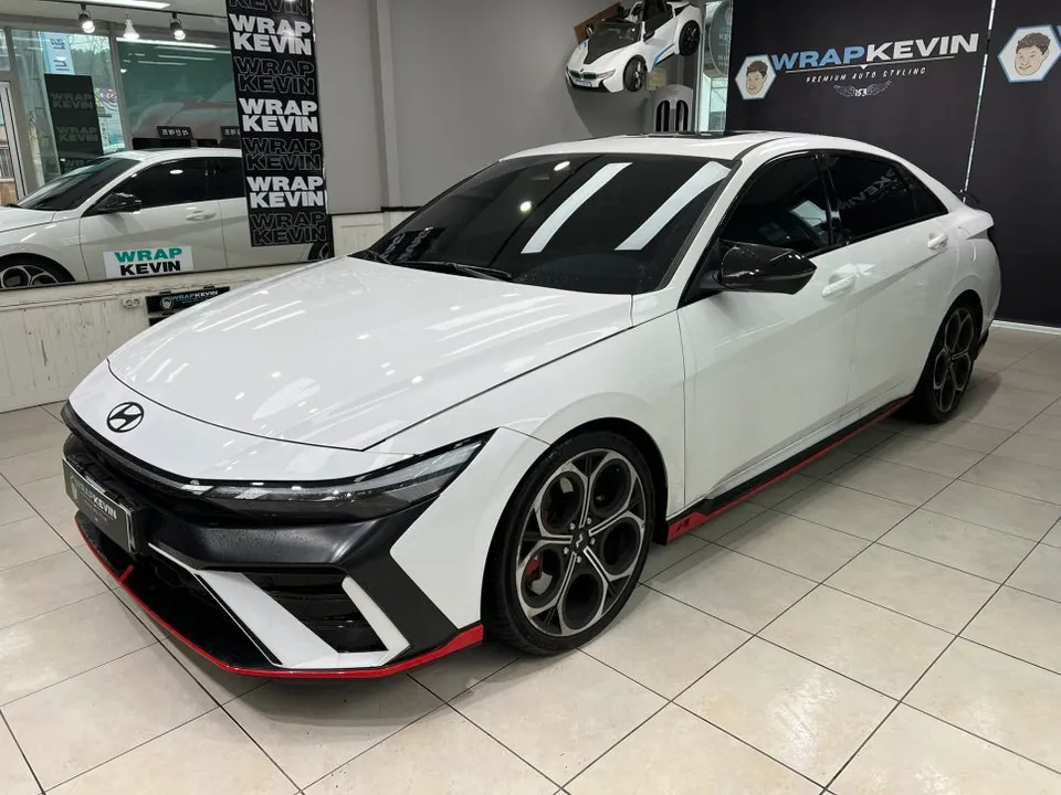 Hyundai Elantra Nのカーラッピング事例|費用目安・仕上がり 施工写真 1-1