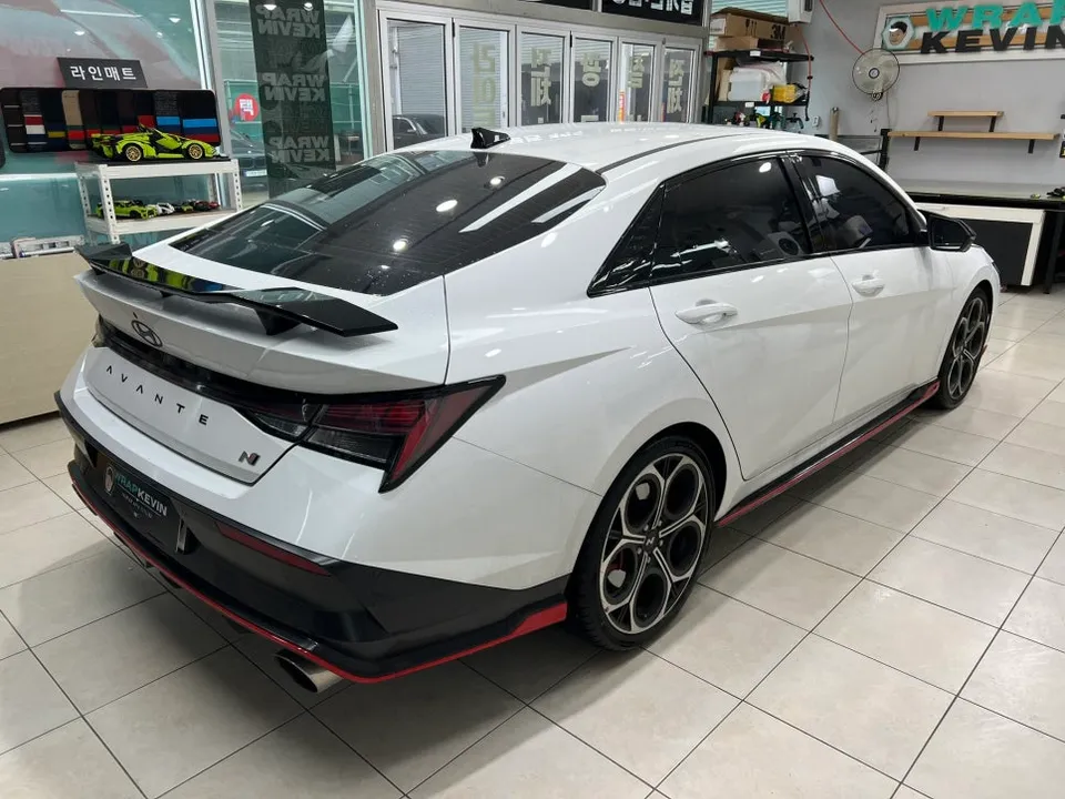 Hyundai Elantra Nのカーラッピング事例|費用目安・仕上がり 施工写真 2-1