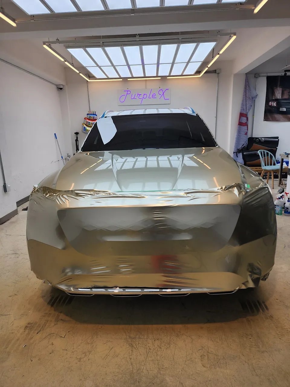 Genesis GV80 施工事例:シャンパンゴールドのカーラッピング 施工写真 1-3