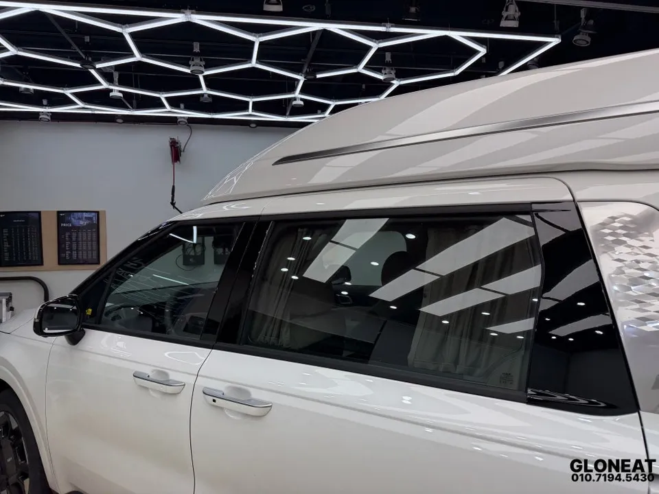 Kia Carnival KA4のカーフィルム施工事例|費用目安・仕上がり 施工写真 3-1