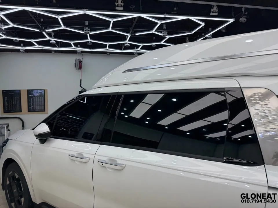 Kia Carnival KA4のカーフィルム施工事例|費用目安・仕上がり 施工写真 1-3