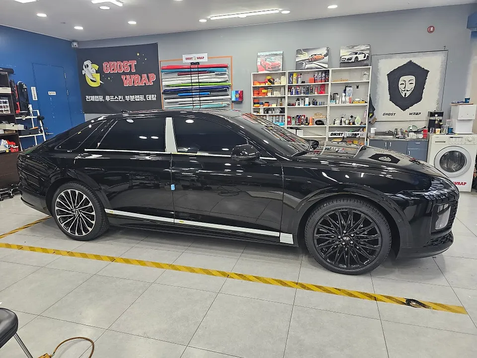 Hyundai Azeraのカーラッピング事例｜費用目安・仕上がり 施工写真 2-2