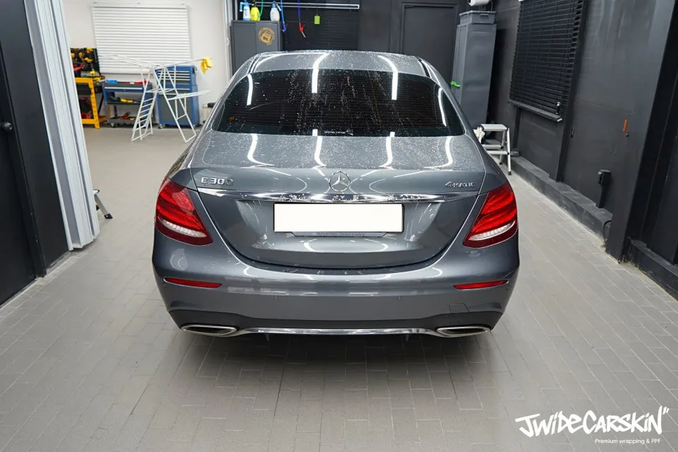 Mercedes-Benz E-Class W213 vinyl wrap - Mercedes-Benz E-Class Vinyl Wrap Review: Premium Interior Upgrade photo 3