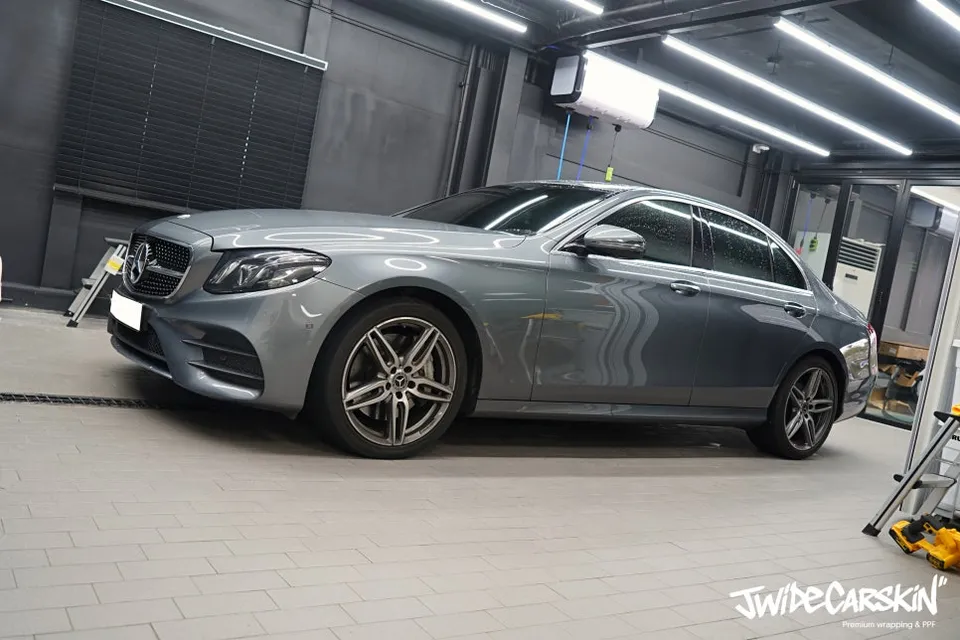 Mercedes-Benz E-Class W213 vinyl wrap - Mercedes-Benz E-Class Vinyl Wrap Review: Premium Interior Upgrade photo 4