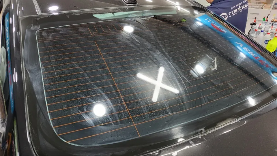 Hyundai Azeraのカーフィルム施工事例｜費用目安・仕上がり 施工写真 1-3