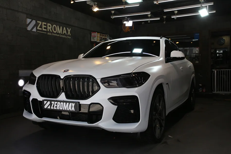 BMW X6のカーラッピング事例 施工写真 4-1