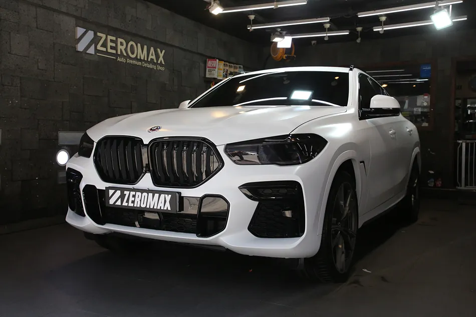 BMW X6のカーラッピング事例 施工写真 1-2