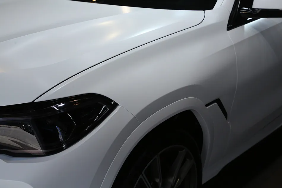 BMW X6のカーラッピング事例 施工写真 1-3