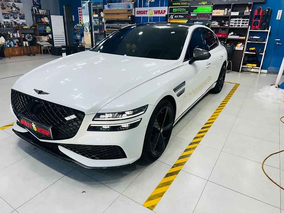 Genesis G80のドアハンドルラッピング事例|高級感を高めるカスタム 施工写真 2-1