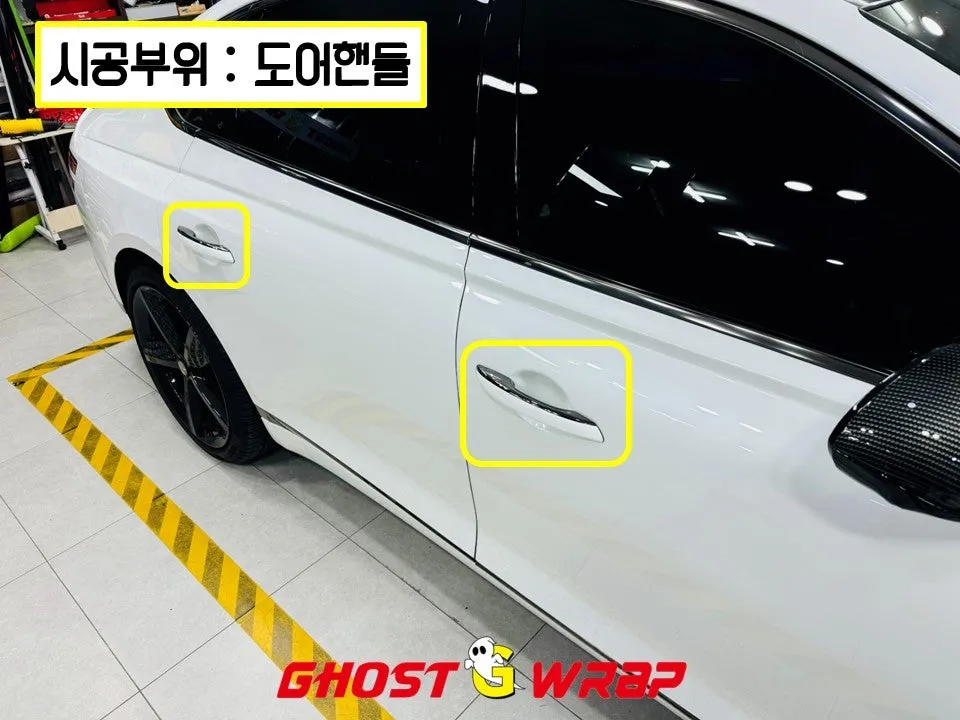 Genesis G80のドアハンドルラッピング事例|高級感を高めるカスタム 施工写真 3-1