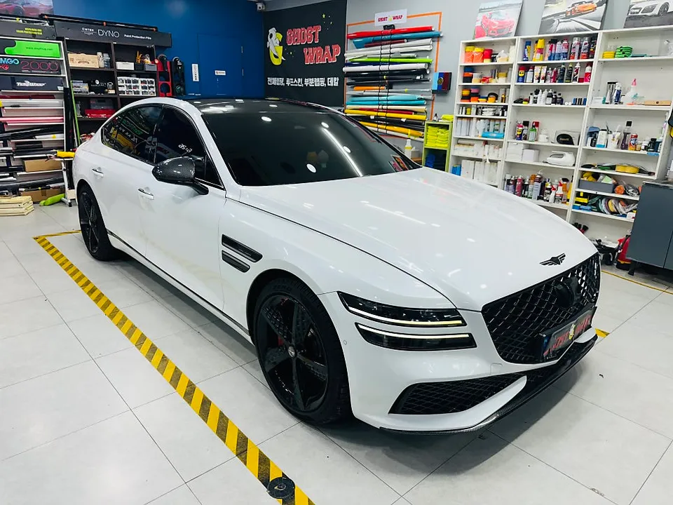 Genesis G80のドアハンドルラッピング事例|高級感を高めるカスタム 施工写真 1-3